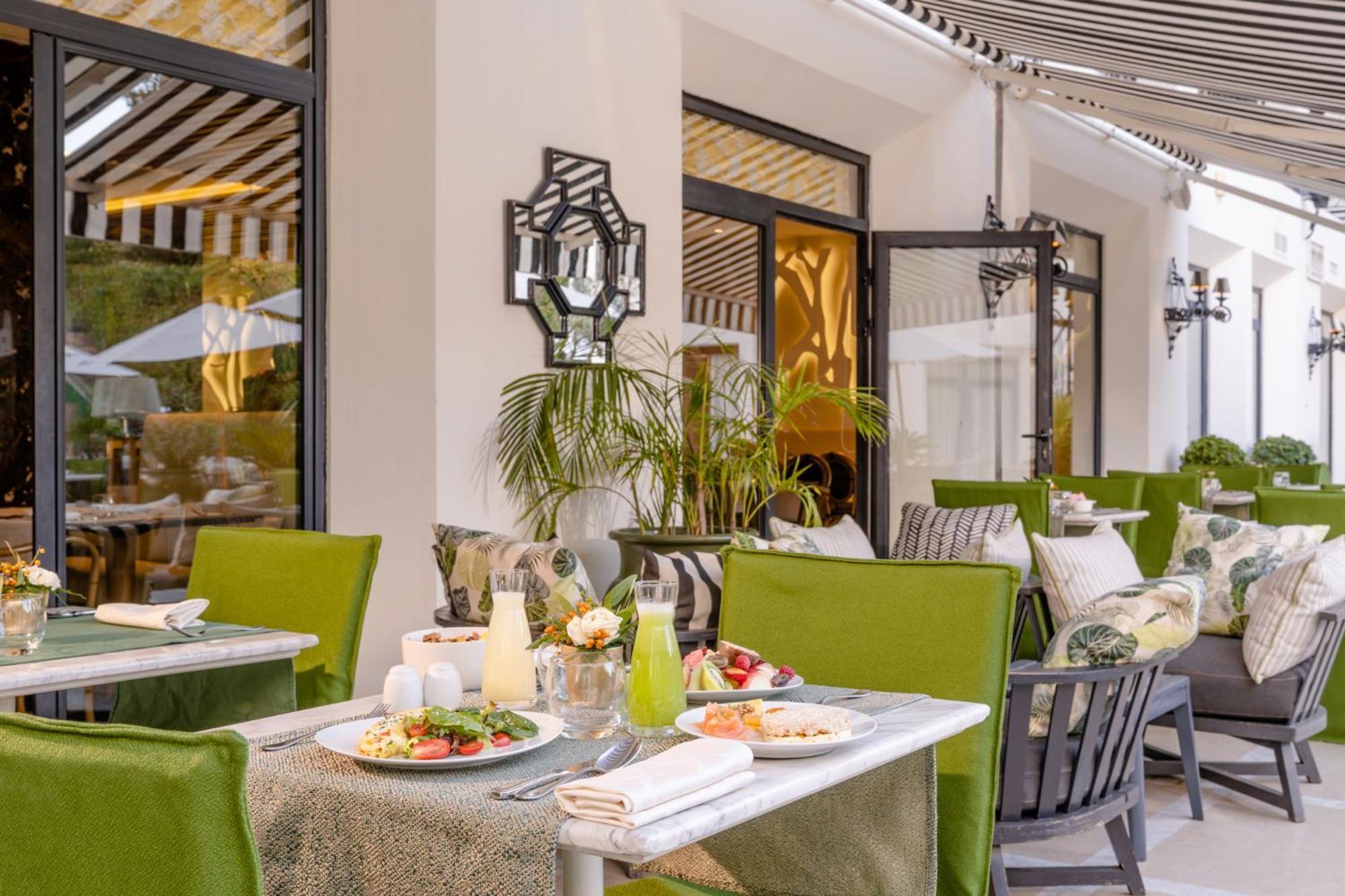Le Hotel